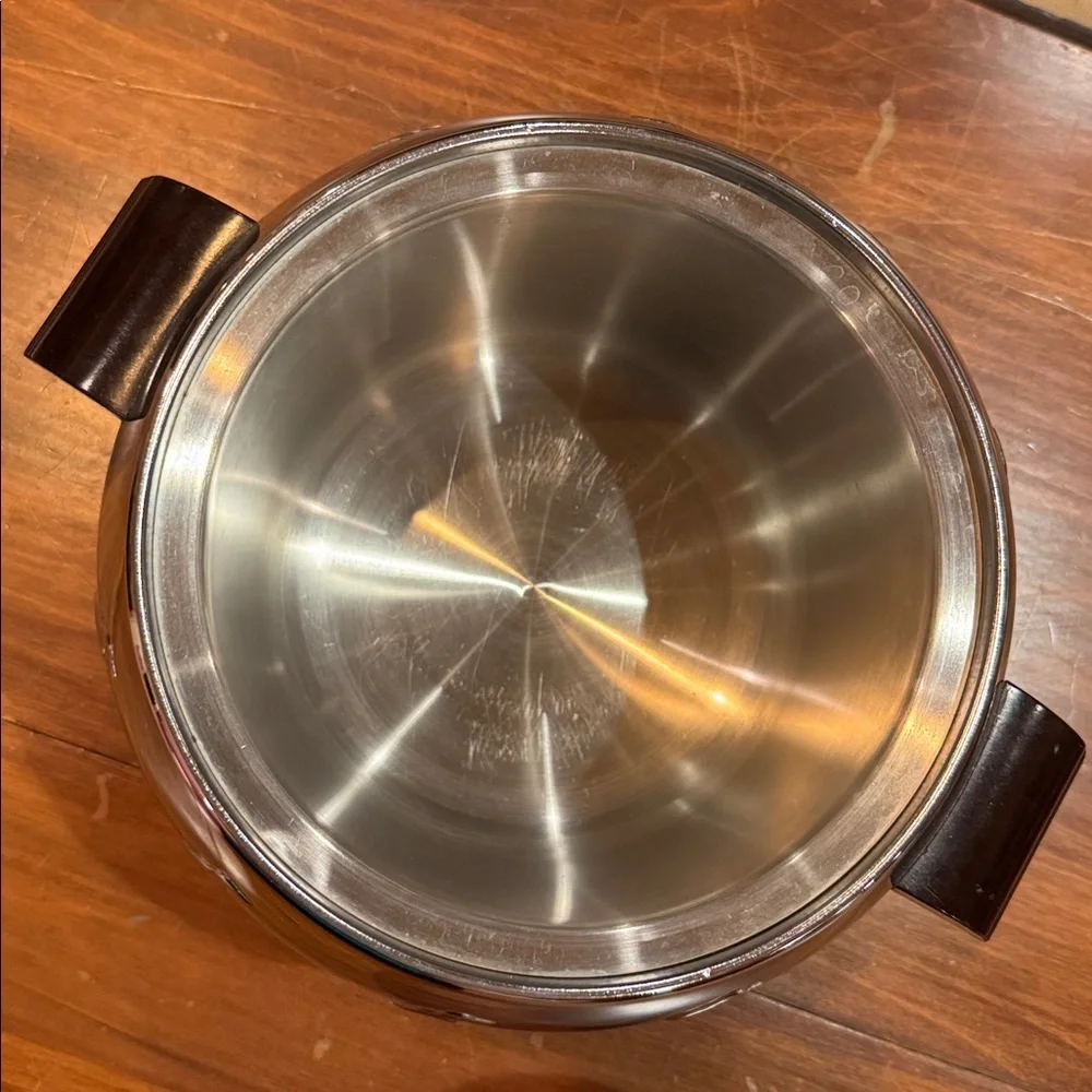 Vintage MCM West Bend Chrome Penguin Hit Cold Ice Bucket Made In USA Bakelight
